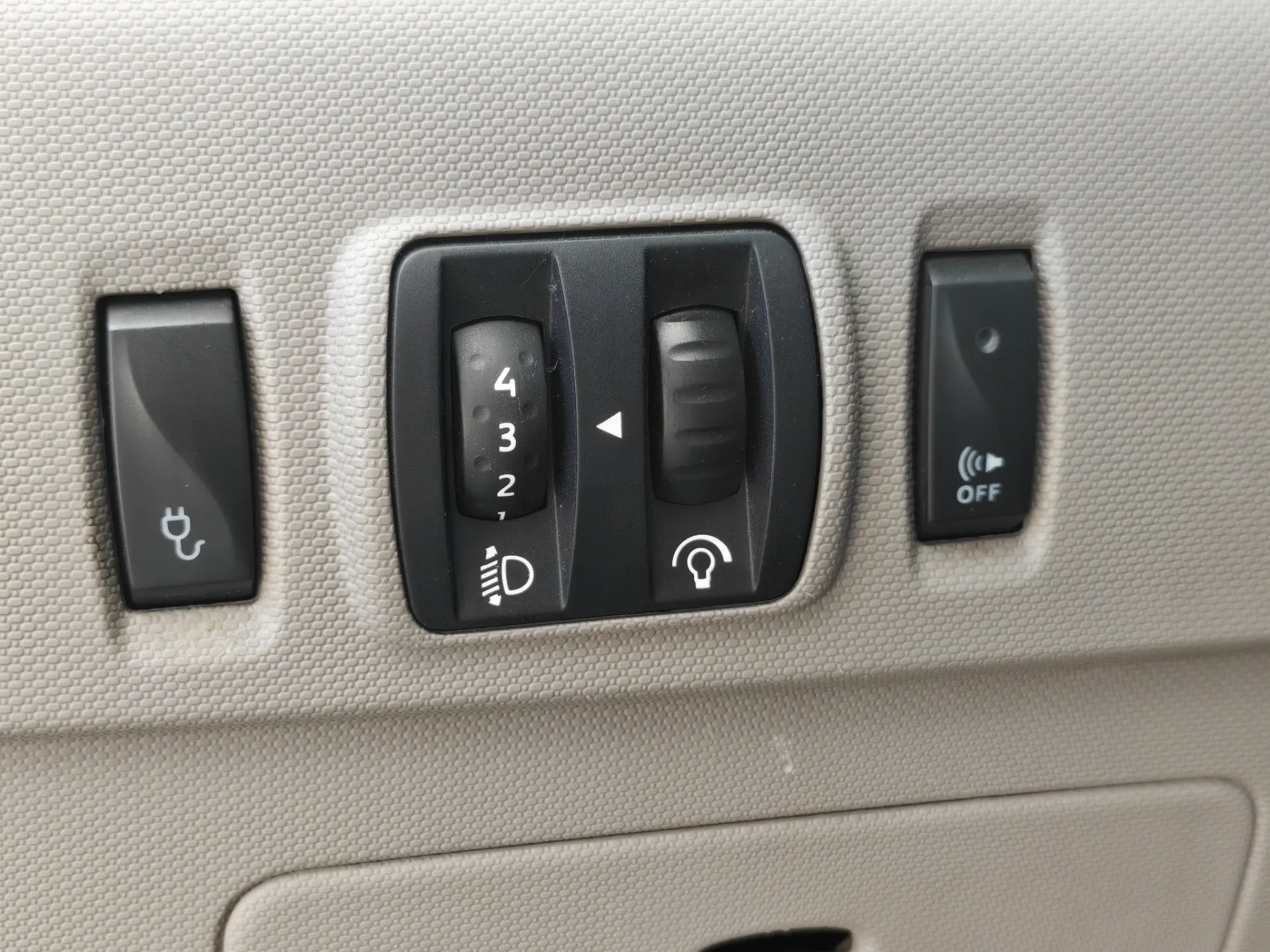 Renault Zoe Intens Q210 22 kWh (2014) — foto 7